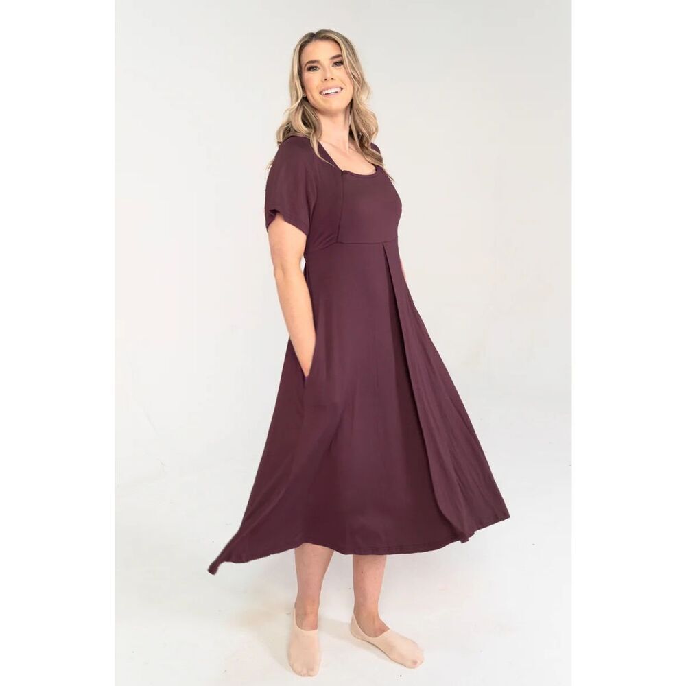 Lila CASSIDY LABOR & POSTPARTUM GOWN Crimson